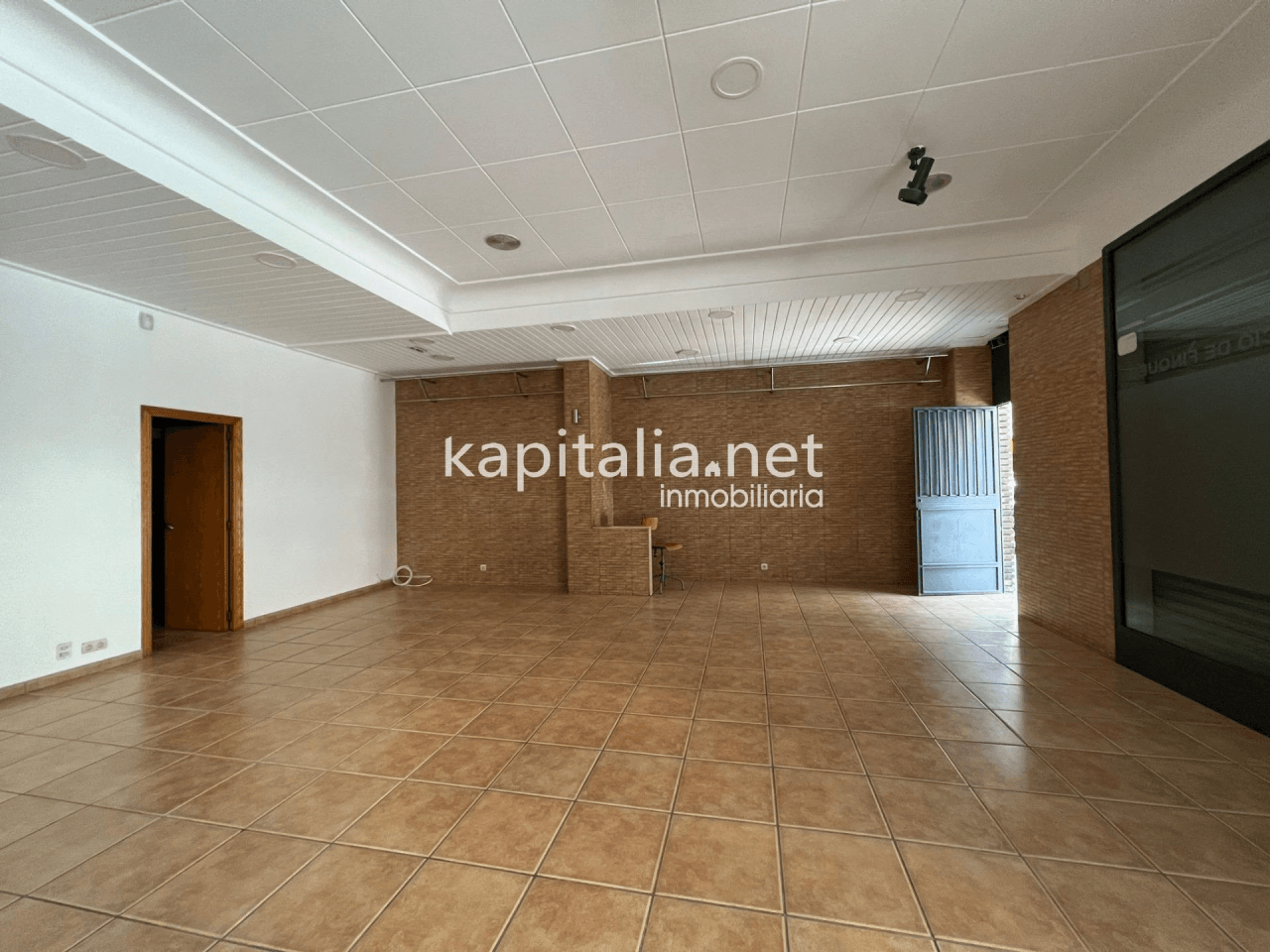 Local comercial a la alquiler en Ontinyent, zona San Jose.