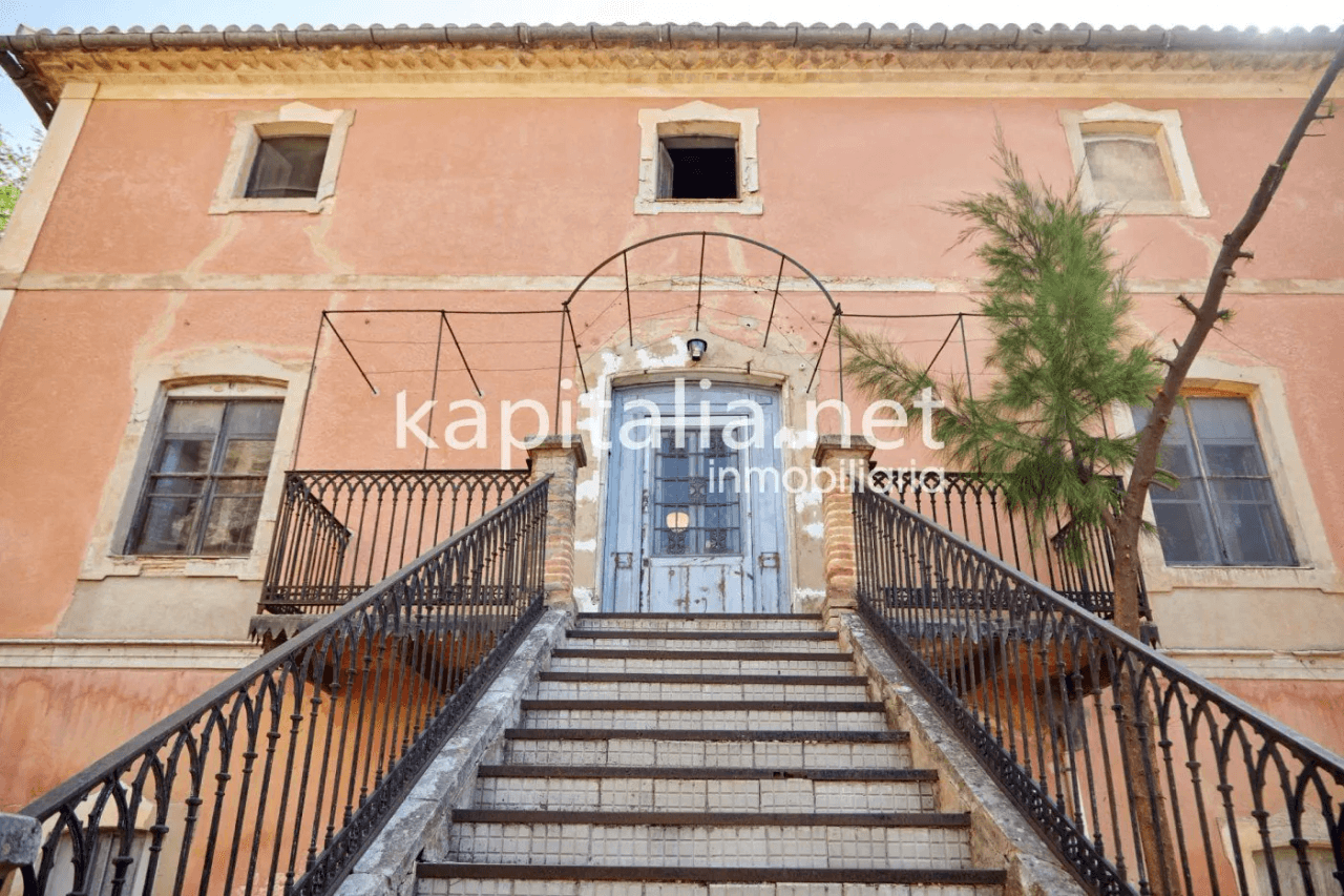 Casa señorial del siglo XIX a la venta en Bocairent (Valencia)