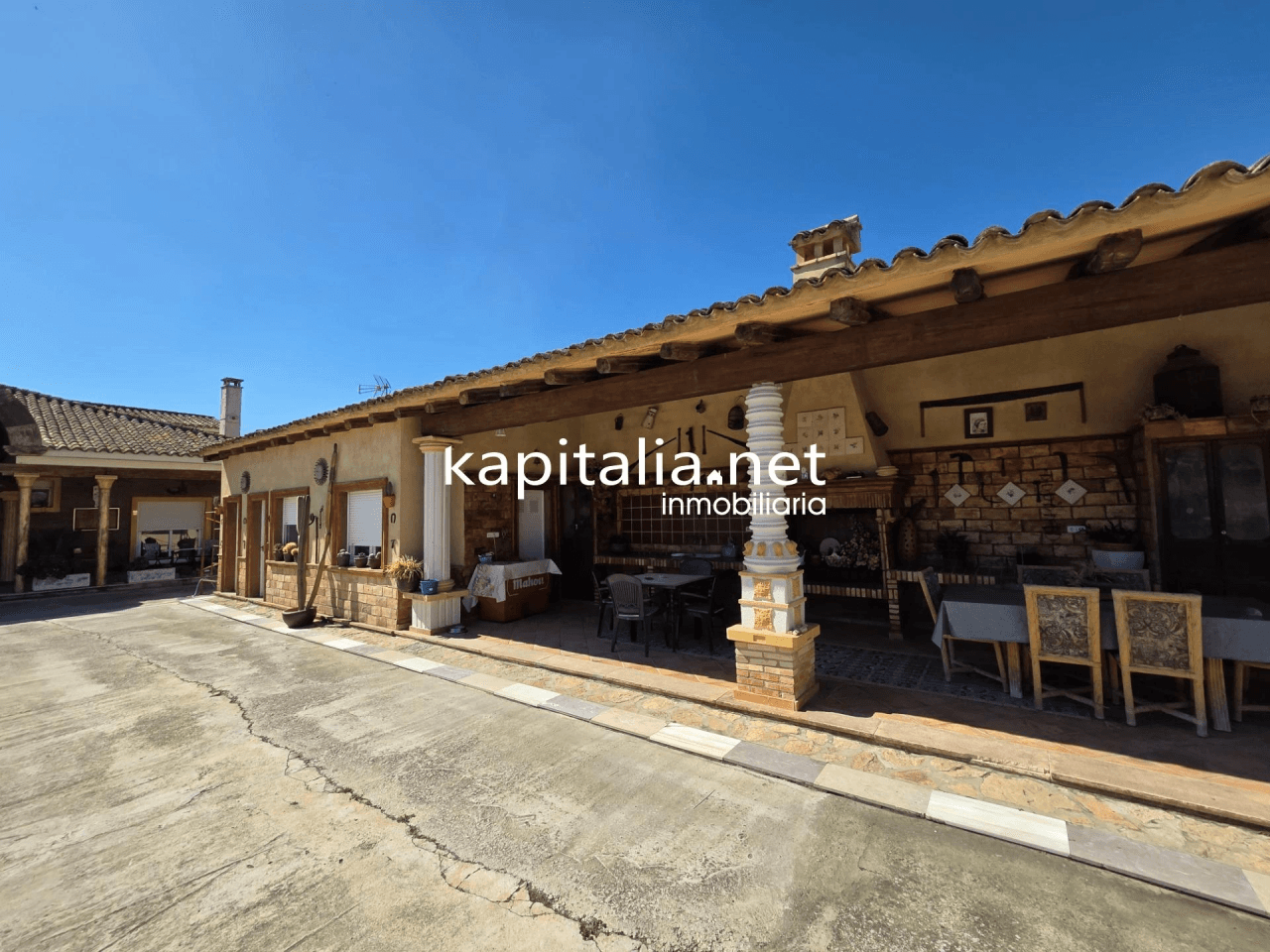 Villa for Sale in Ontinyent