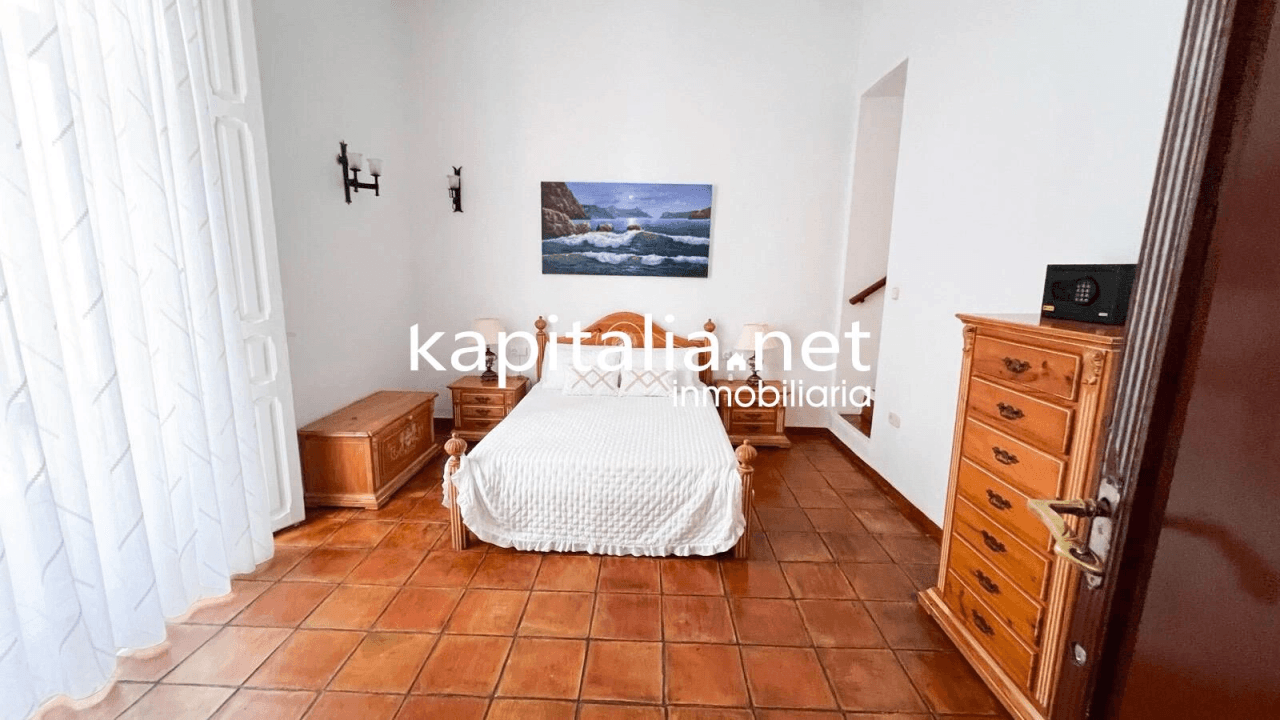 RURAL HOUSE FOR SALE IN THE CENTRE OF XATIVA