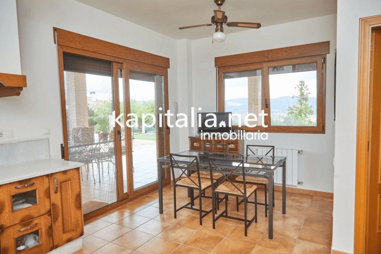 Fantastic villa for sale in Valencia
