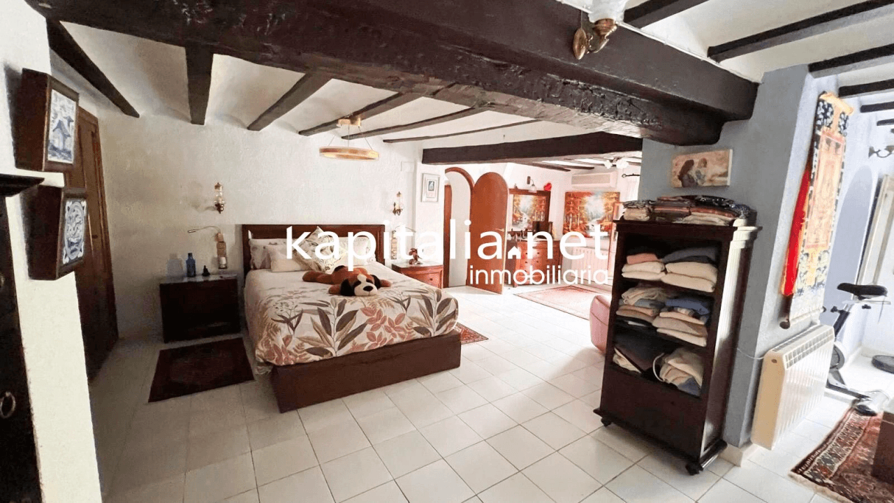 RURAL HOUSE FOR SALE IN THE CENTRE OF XATIVA