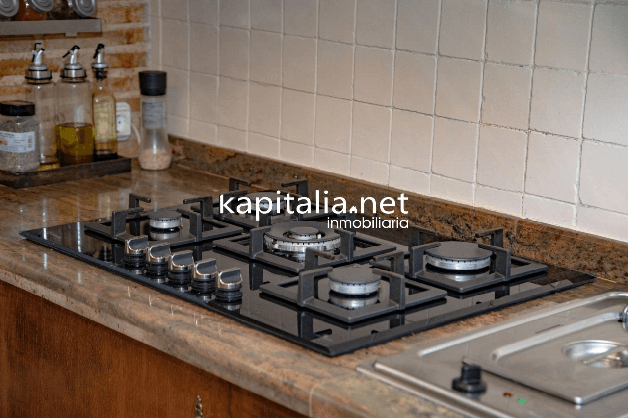 Villa for sale in Ontinyent with licence for Airbnb.