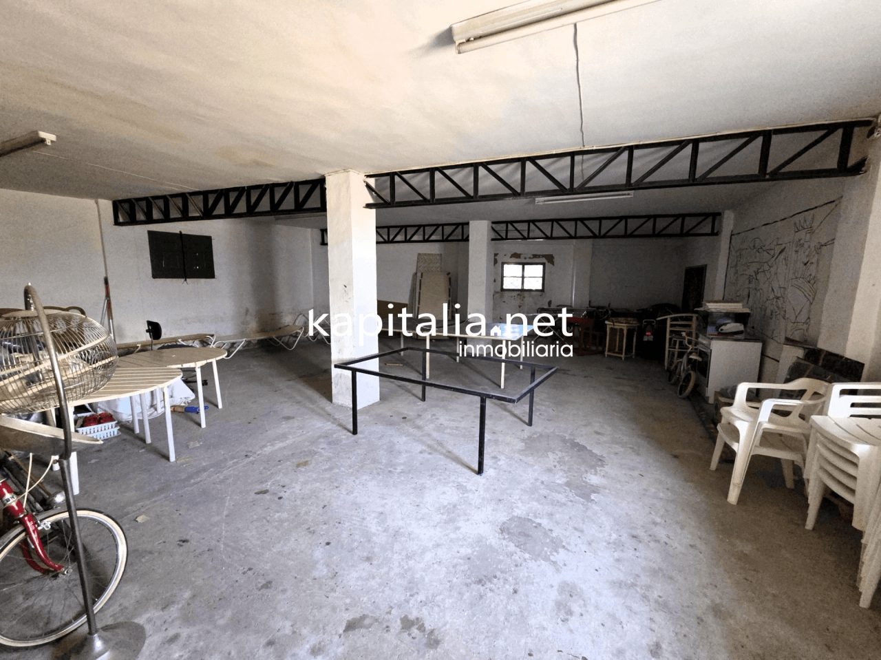 We present this magnificent villa located 2 km from the town of Ontinyent