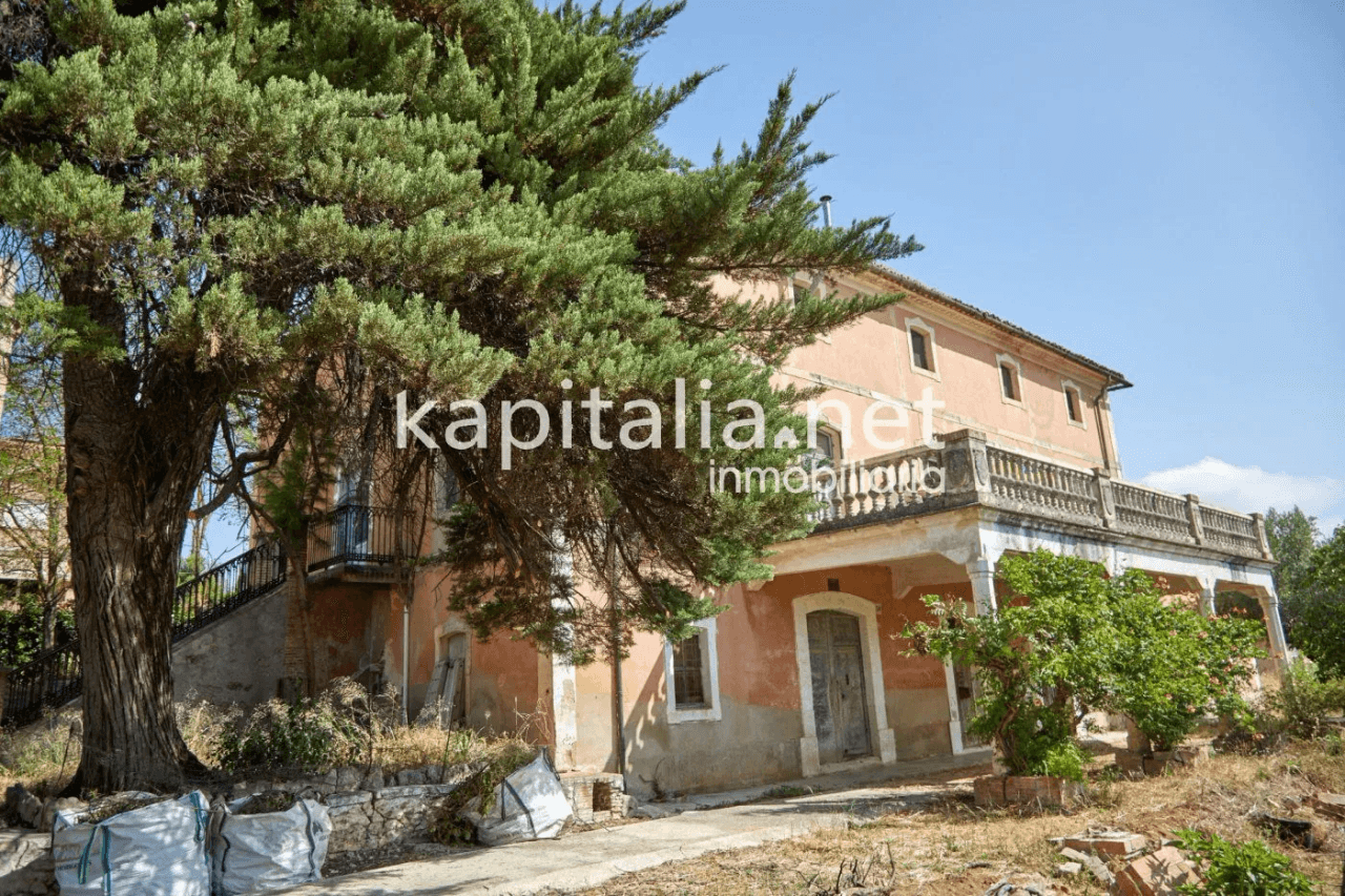 Casa señorial del siglo XIX a la venta en Bocairent (Valencia)