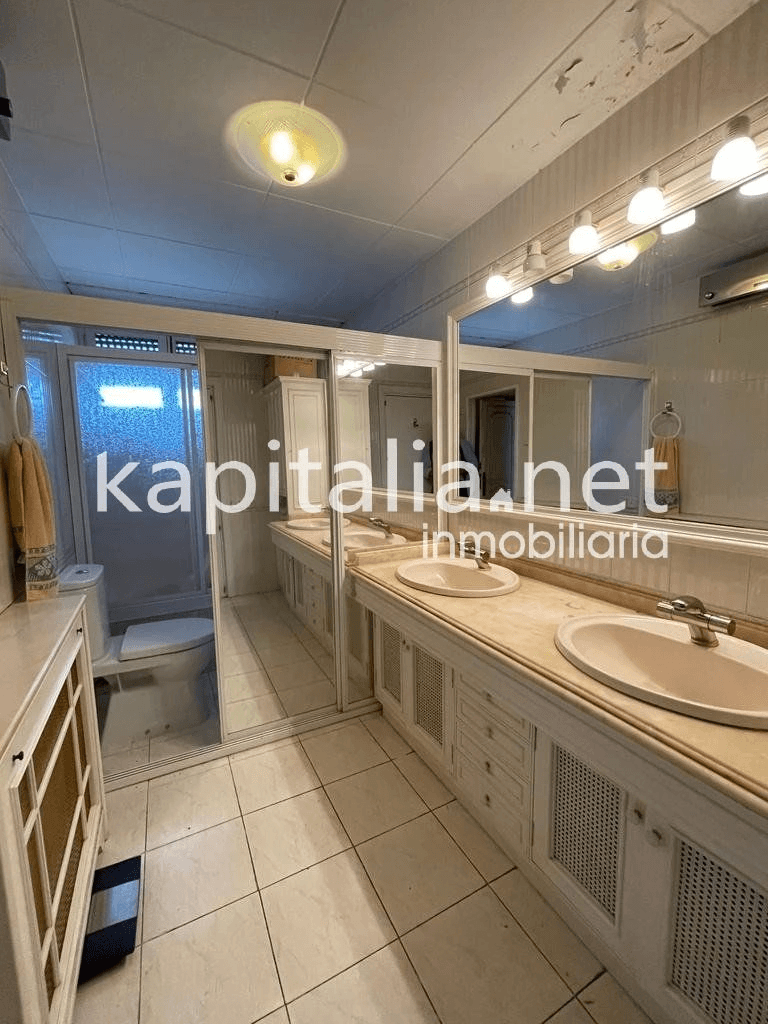Casa + Local a la venta en Bocairent.