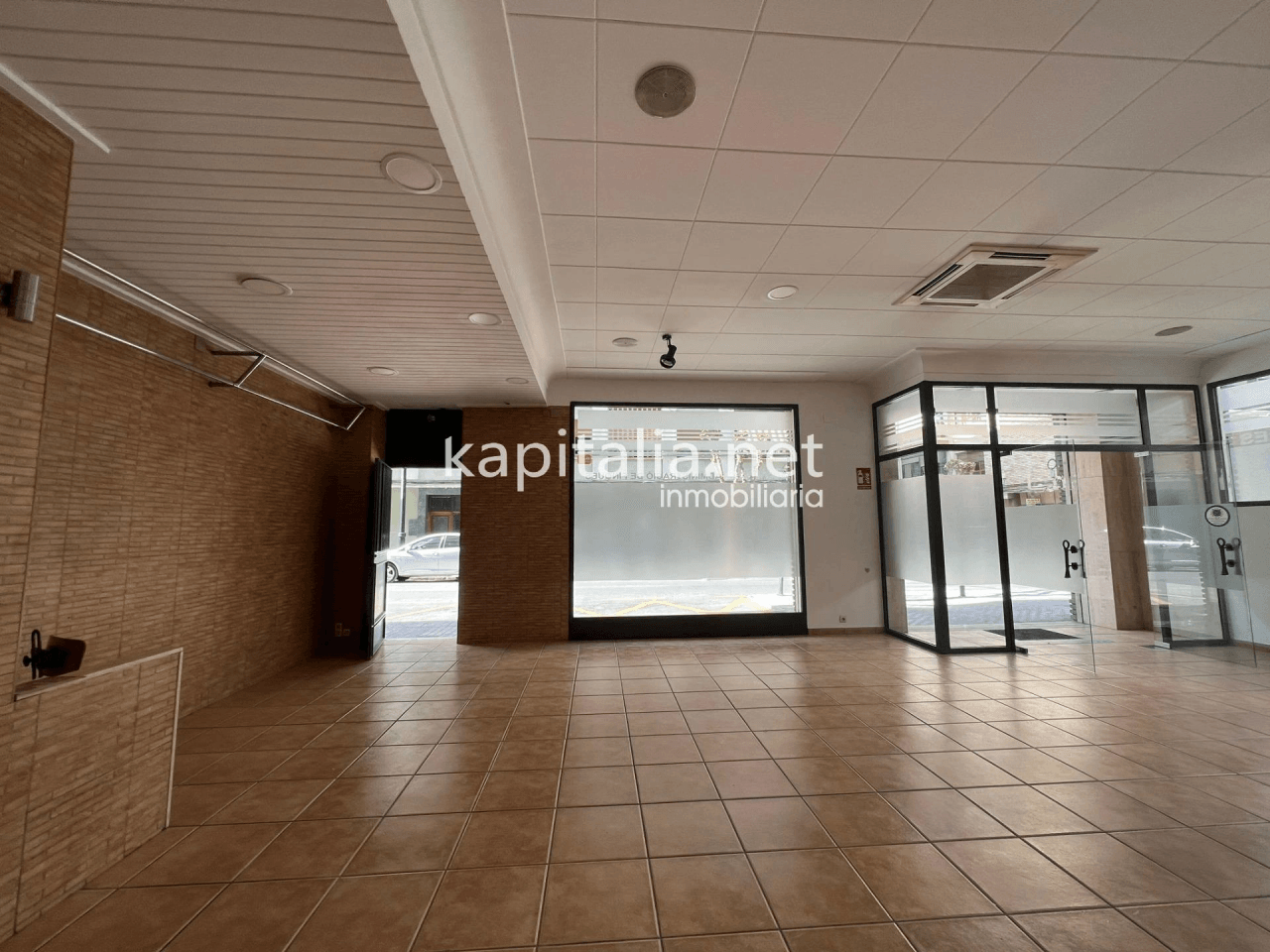 Local comercial a la alquiler en Ontinyent, zona San Jose.
