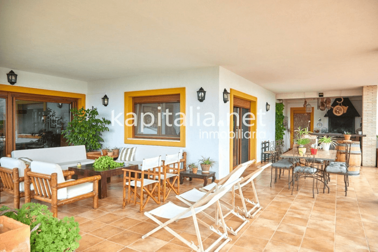 Fantastic villa for sale in Valencia
