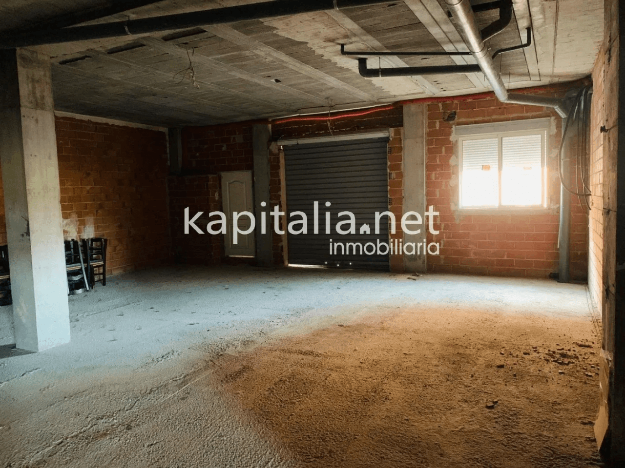Local comercial en Albaida.