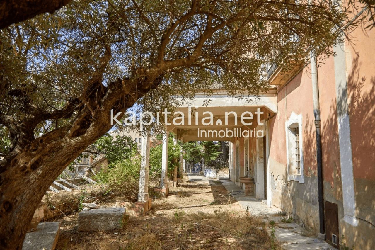 Casa señorial del siglo XIX a la venta en Bocairent (Valencia)