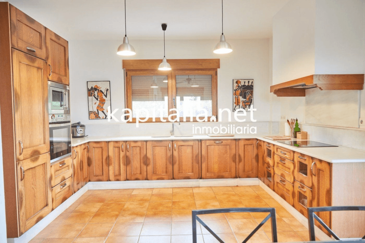 Fantastic villa for sale in Valencia