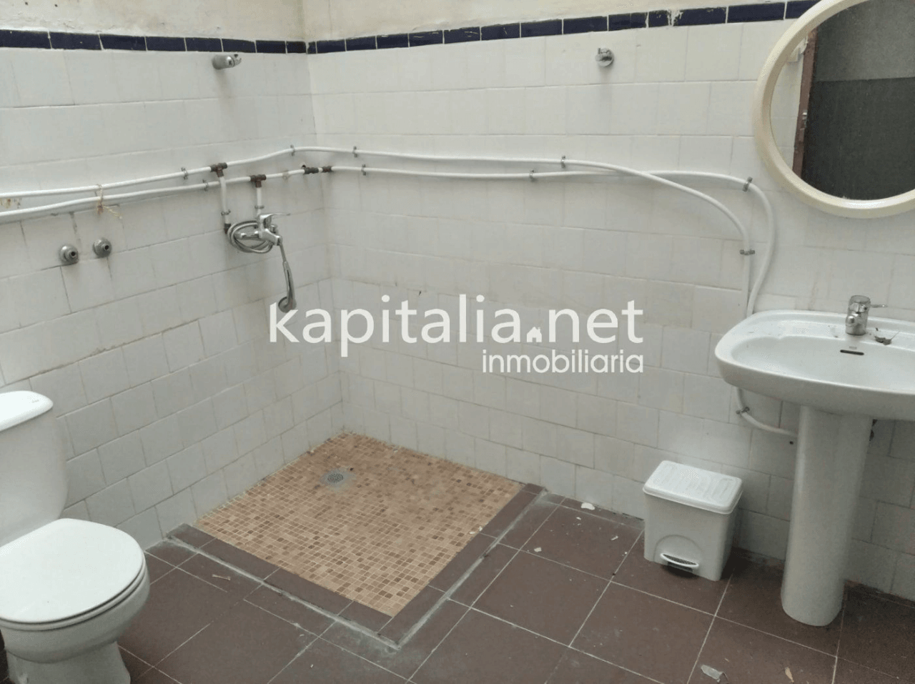 CASA JUNTO CON LOCAL EN VENTA PUEBLO DE BOCAIRENT.