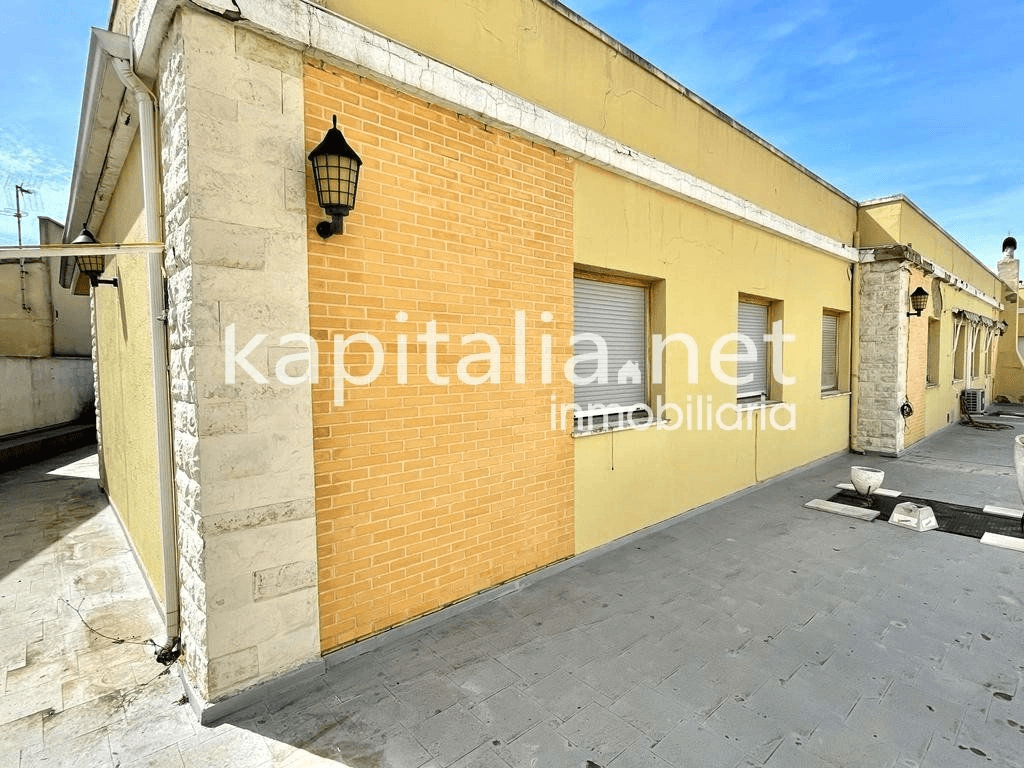 Casa + Local a la venta en Bocairent.