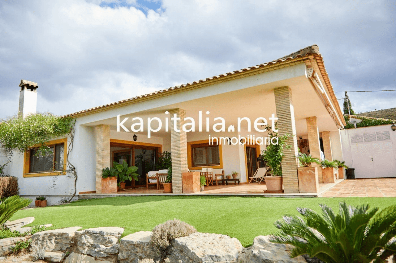 Fantastic villa for sale in Valencia