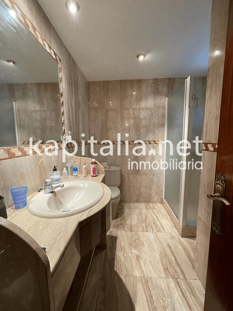 Casa + Local a la venta en Bocairent.