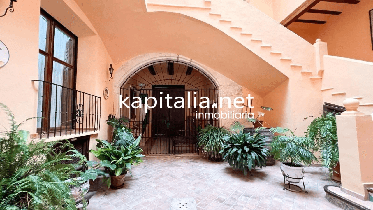 RURAL HOUSE FOR SALE IN THE CENTRE OF XATIVA
