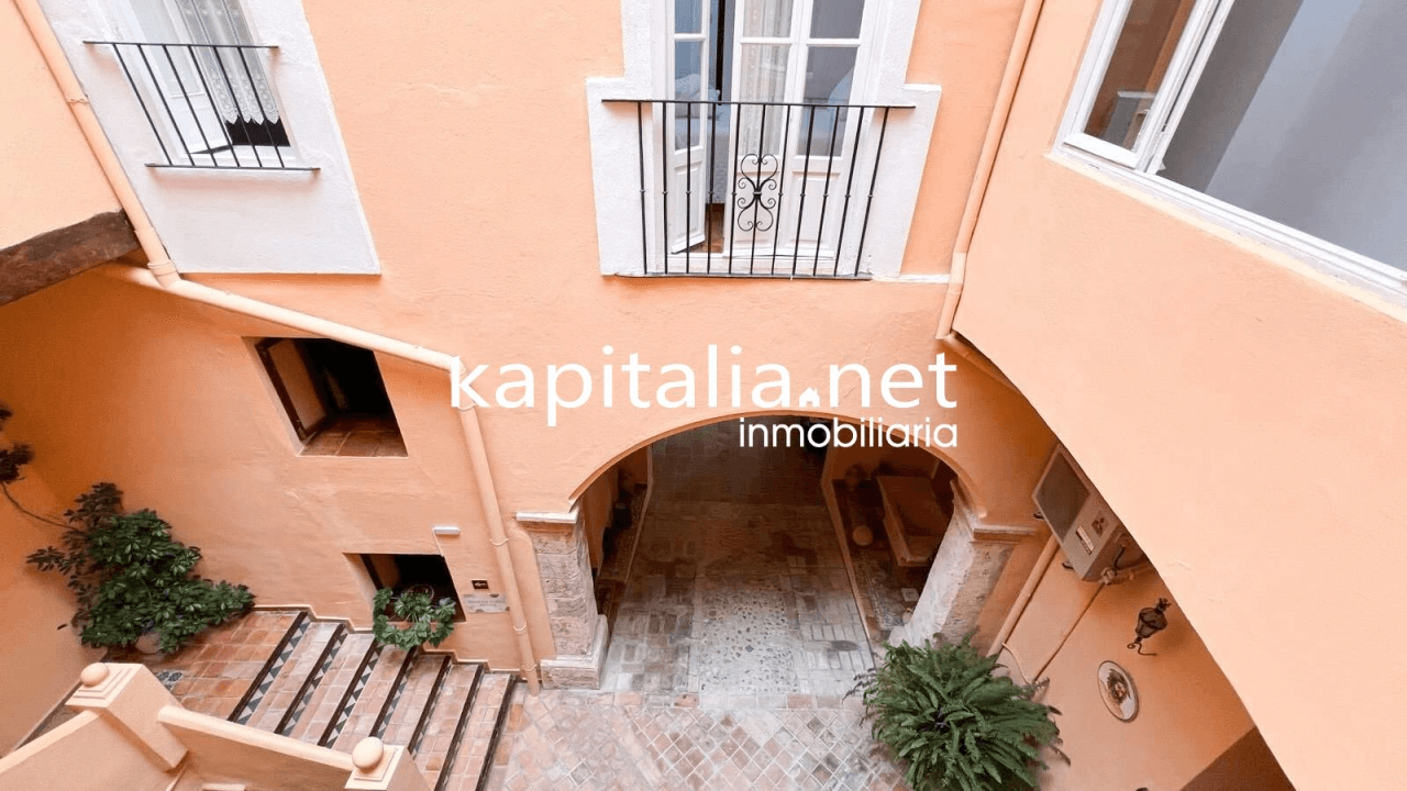 RURAL HOUSE FOR SALE IN THE CENTRE OF XATIVA