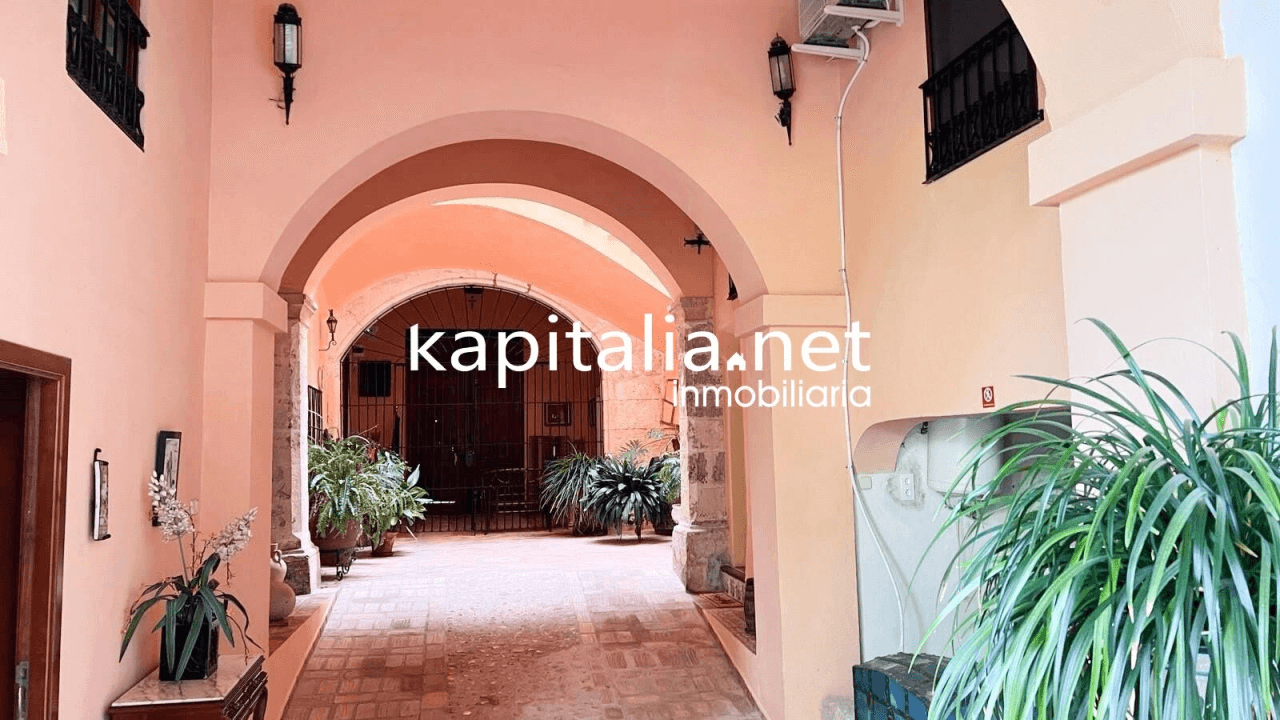 RURAL HOUSE FOR SALE IN THE CENTRE OF XATIVA