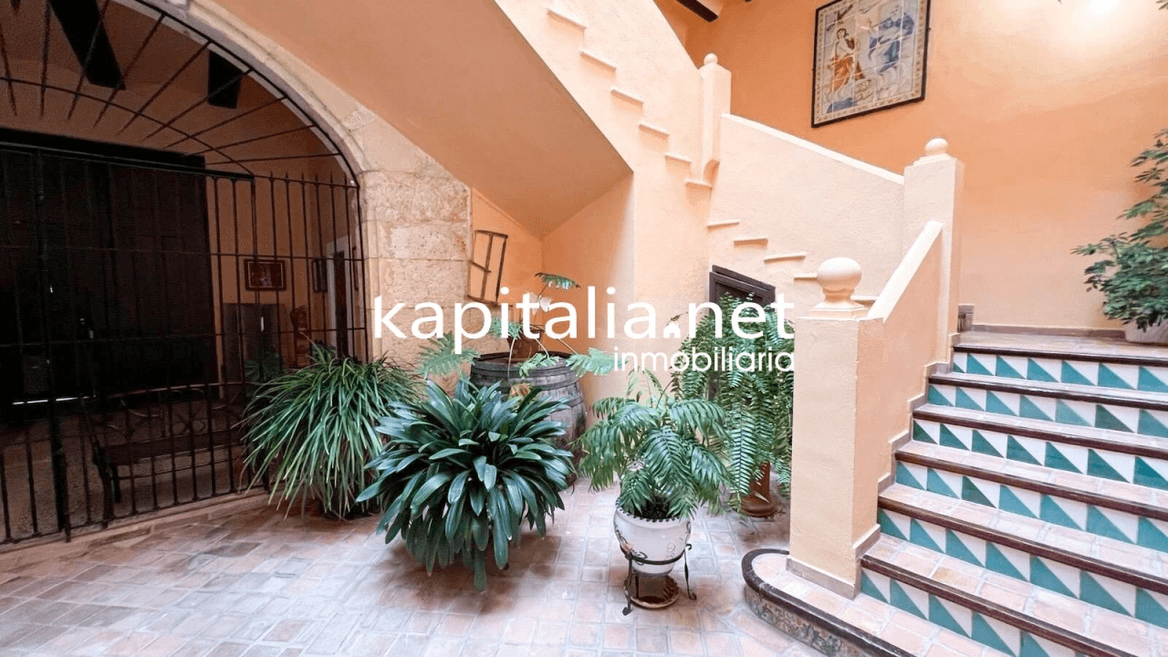 RURAL HOUSE FOR SALE IN THE CENTRE OF XATIVA