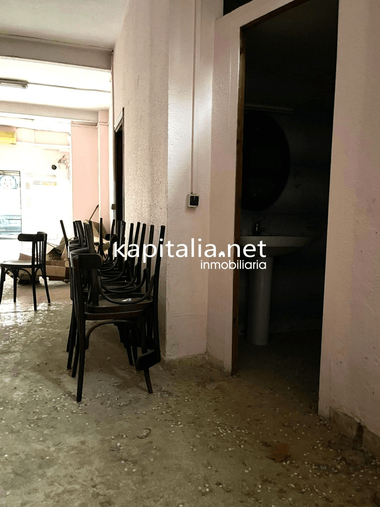 LOCAL COMERCIAL A LA VENTA EN ALBAIDA.