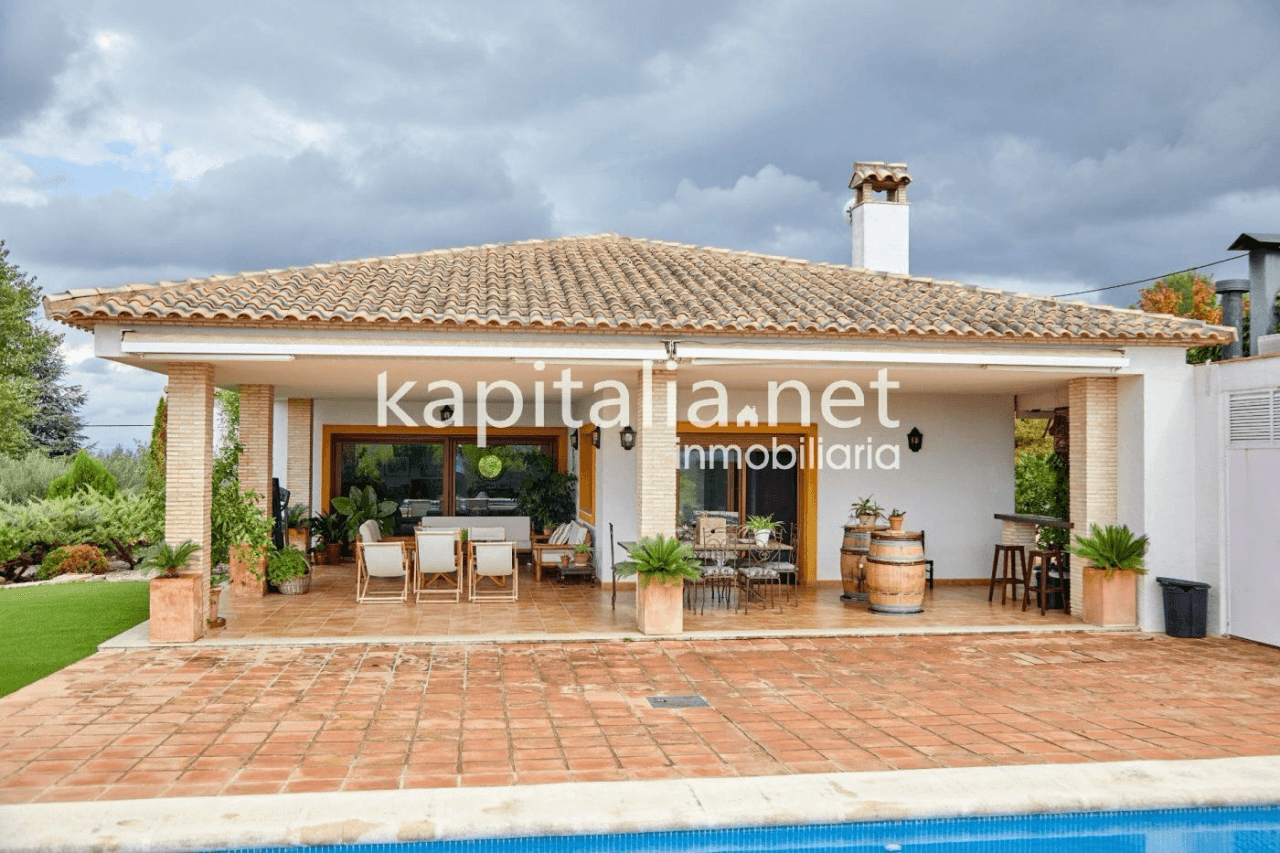 Fantastic villa for sale in Valencia
