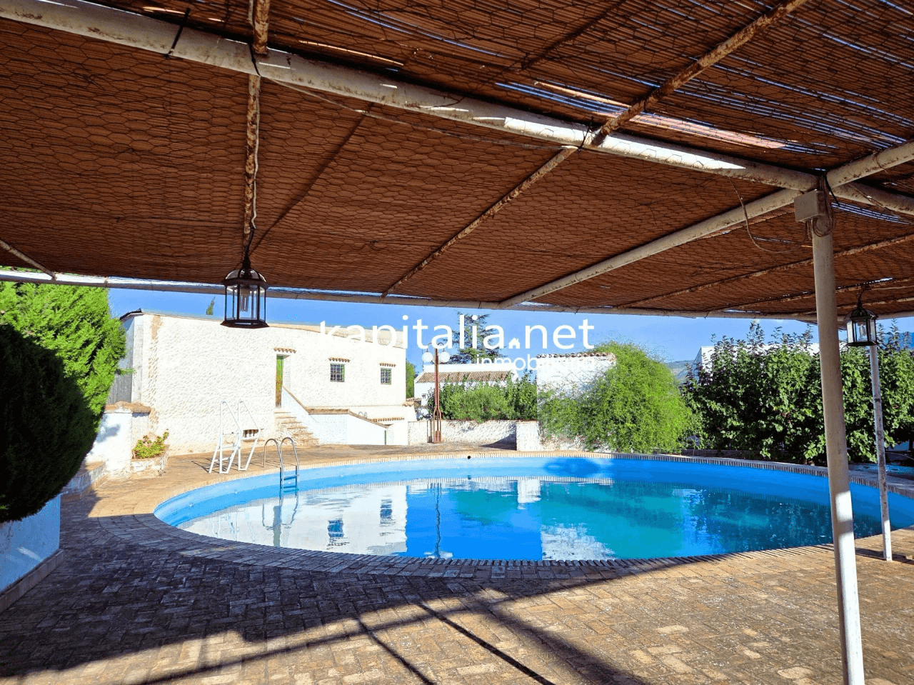 We present this magnificent villa located 2 km from the town of Ontinyent
