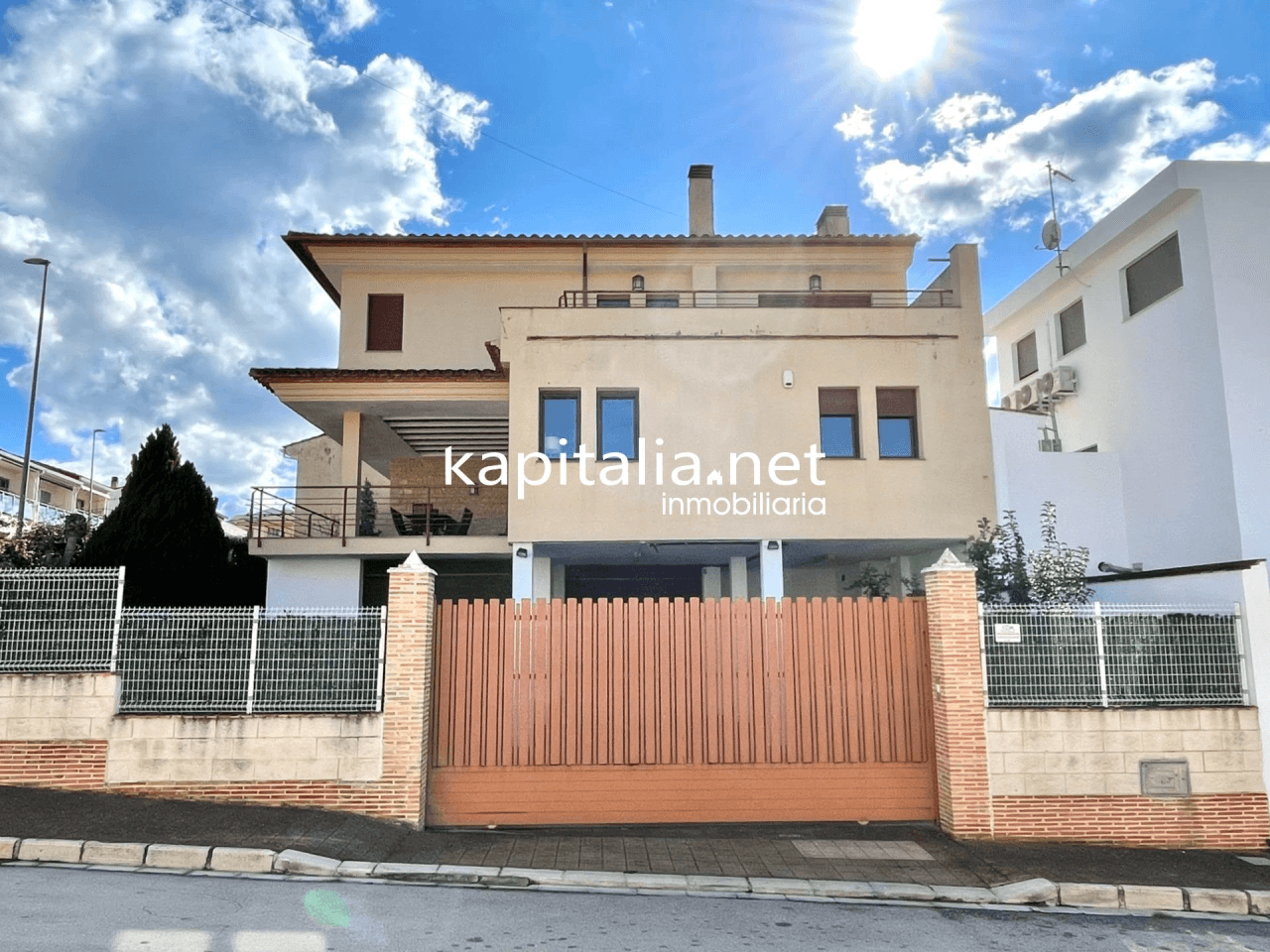 Espectacular casa adosada a la venta en Palomar