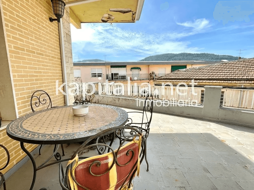 Casa + Local a la venta en Bocairent.