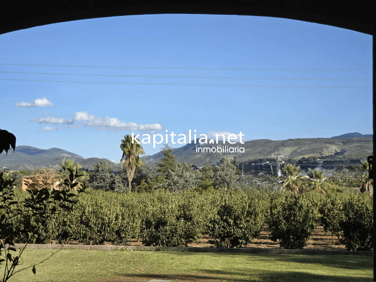 We present this magnificent villa located 2 km from the town of Ontinyent