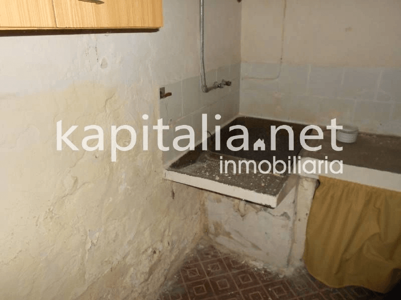 Piso en planta baja en la localidad de Bocairent. Negociable.