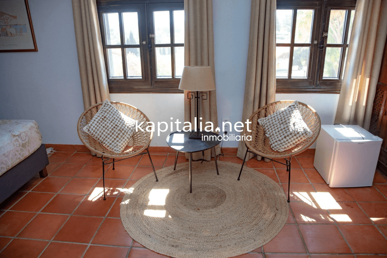 Villa for sale in Ontinyent with licence for Airbnb.