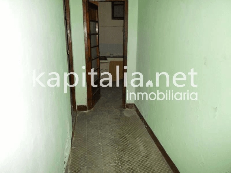 Piso en planta baja en la localidad de Bocairent. Negociable.