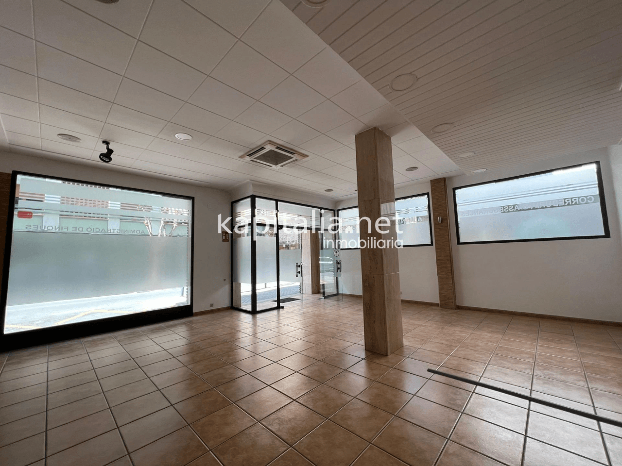 Local comercial a la alquiler en Ontinyent, zona San Jose.