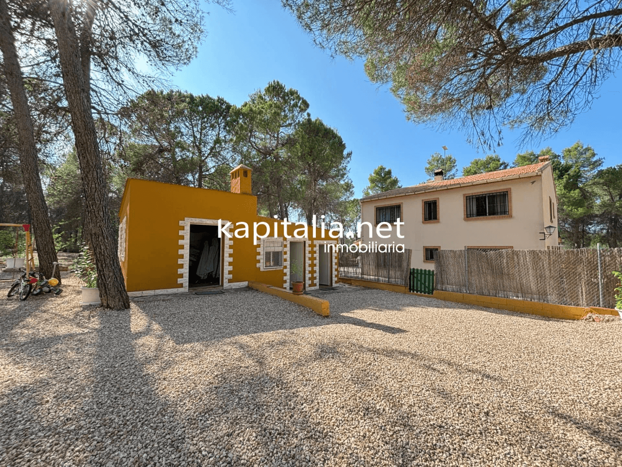 Propiedad con dos viviendas en Bocairent