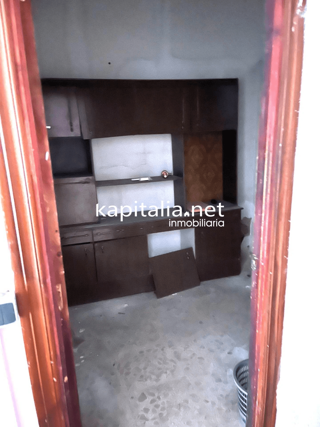 LOCAL COMERCIAL A LA VENTA EN ALBAIDA.