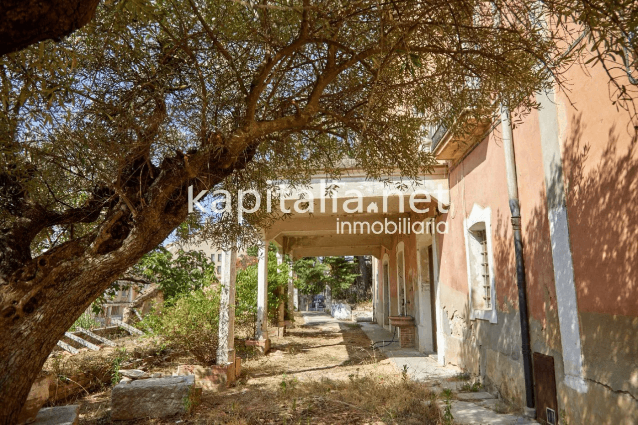 Casa señorial del siglo XIX a la venta en Bocairent (Valencia)