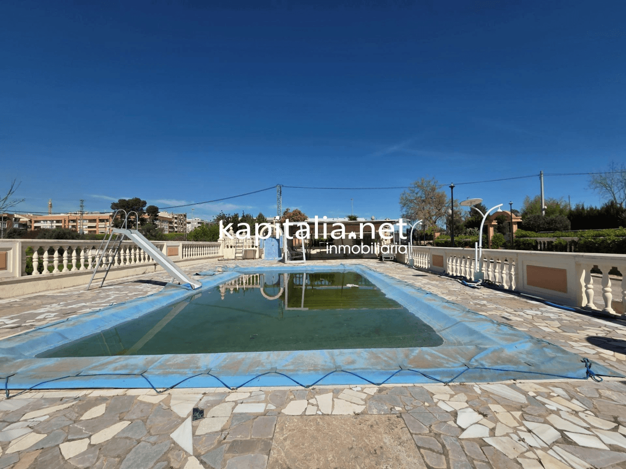 Villa for Sale in Ontinyent