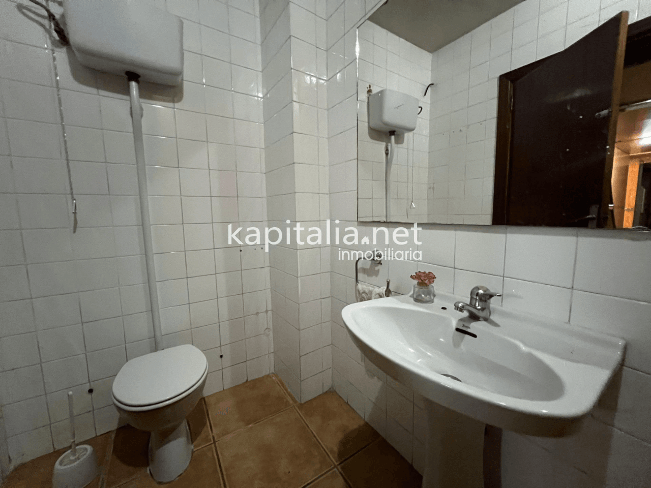 Local comercial a la alquiler en Ontinyent, zona San Jose.