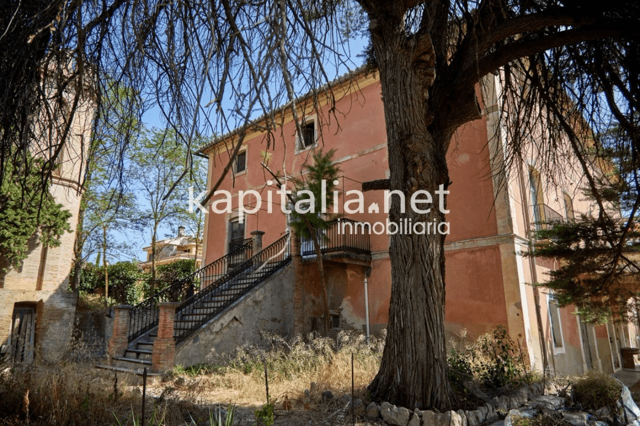 Casa señorial del siglo XIX a la venta en Bocairent (Valencia)