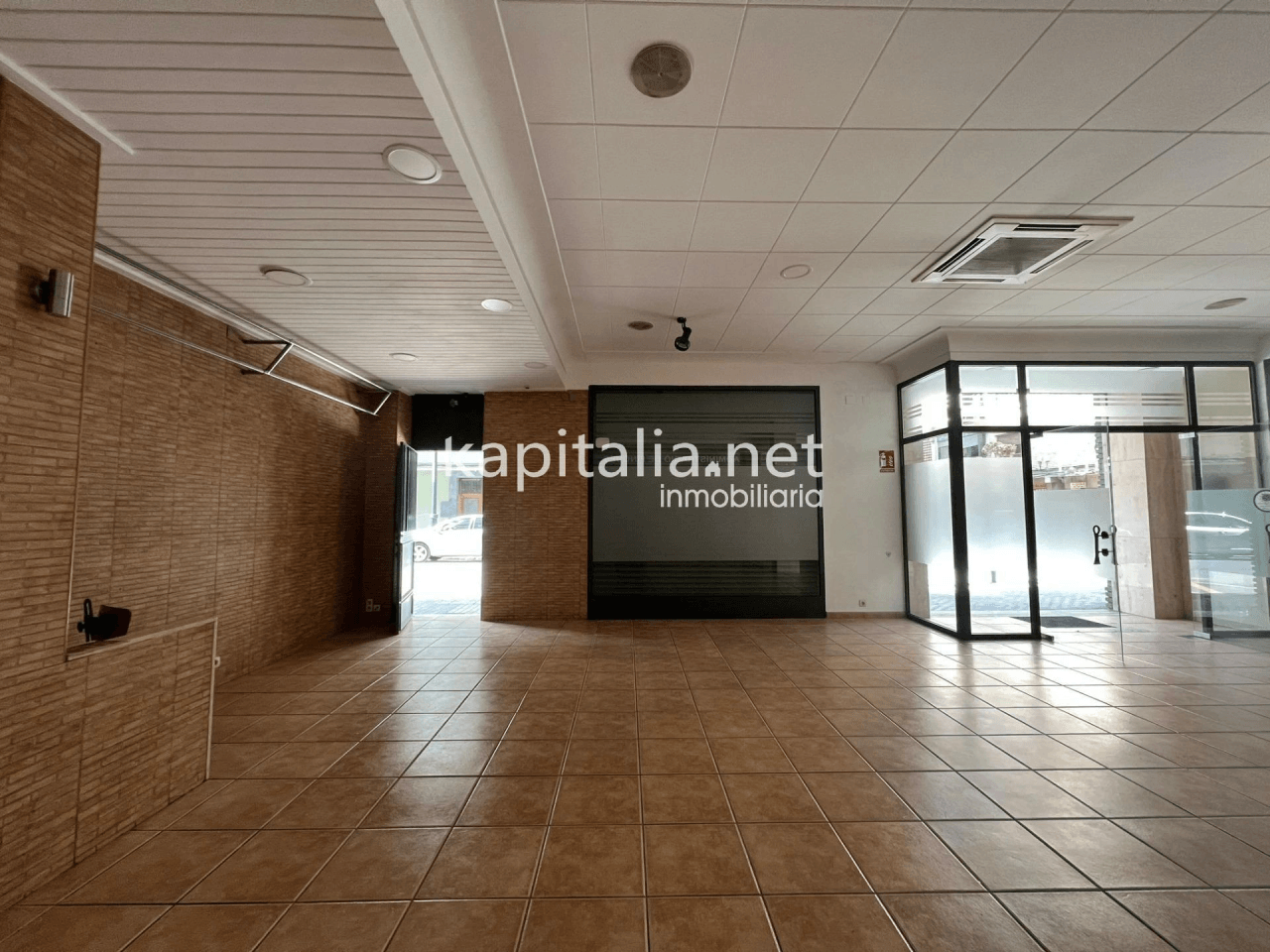 Local comercial a la alquiler en Ontinyent, zona San Jose.