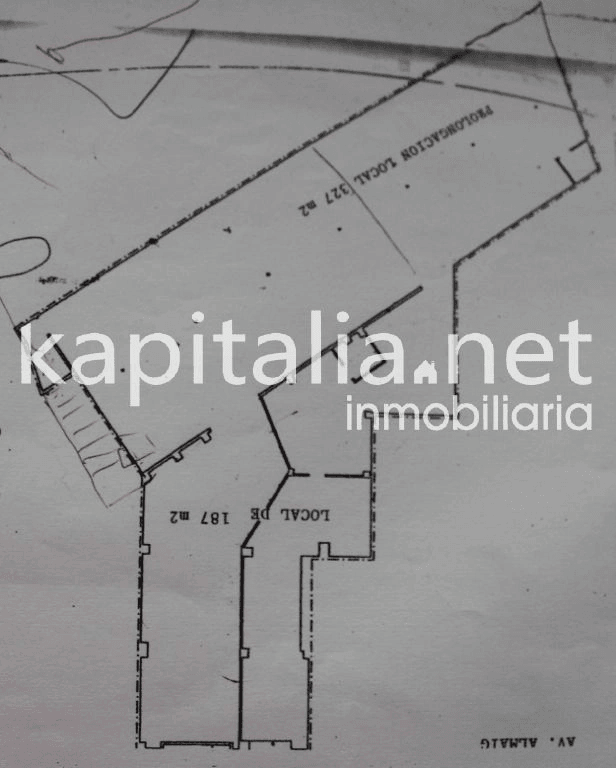 VENTA DE GRAN LOCAL COMERCIAL 187m2