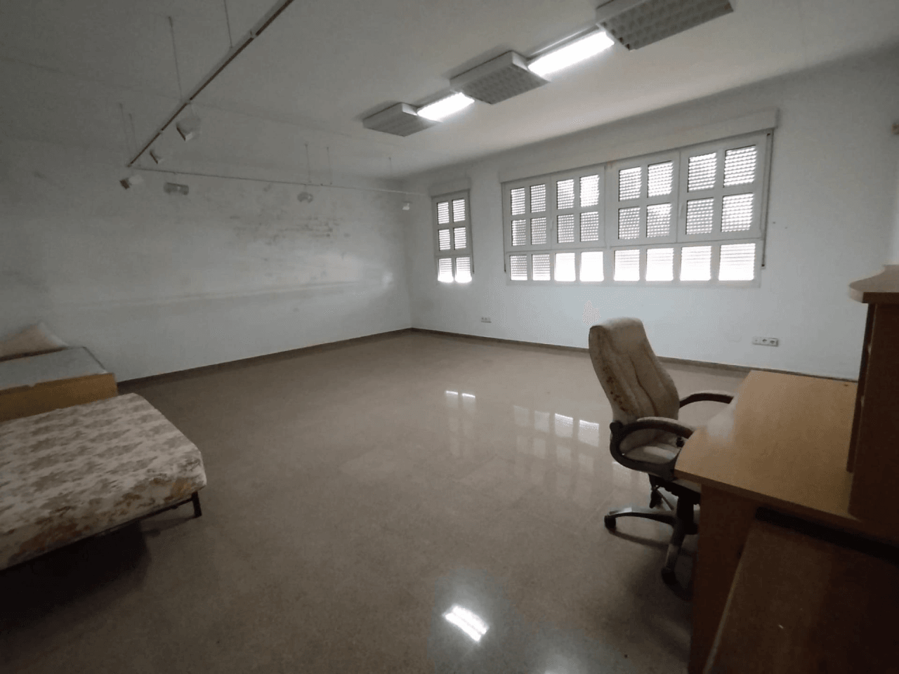 Nave industrial y viviendas con infinitas posibilidades en venta en Bocairent