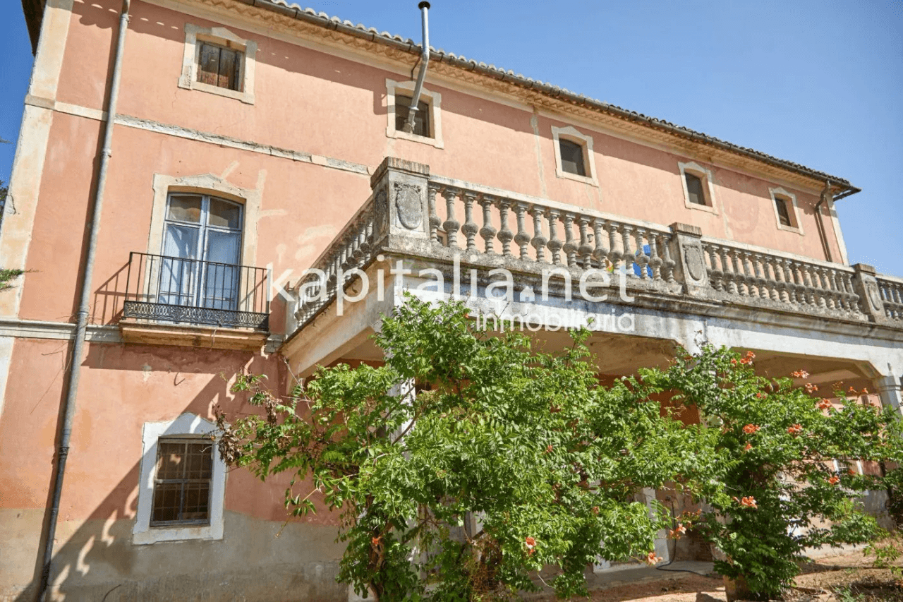 Casa señorial del siglo XIX a la venta en Bocairent (Valencia)