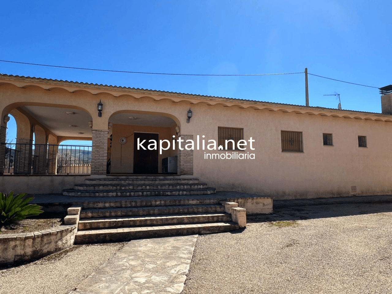 Villa for Sale in Ontinyent