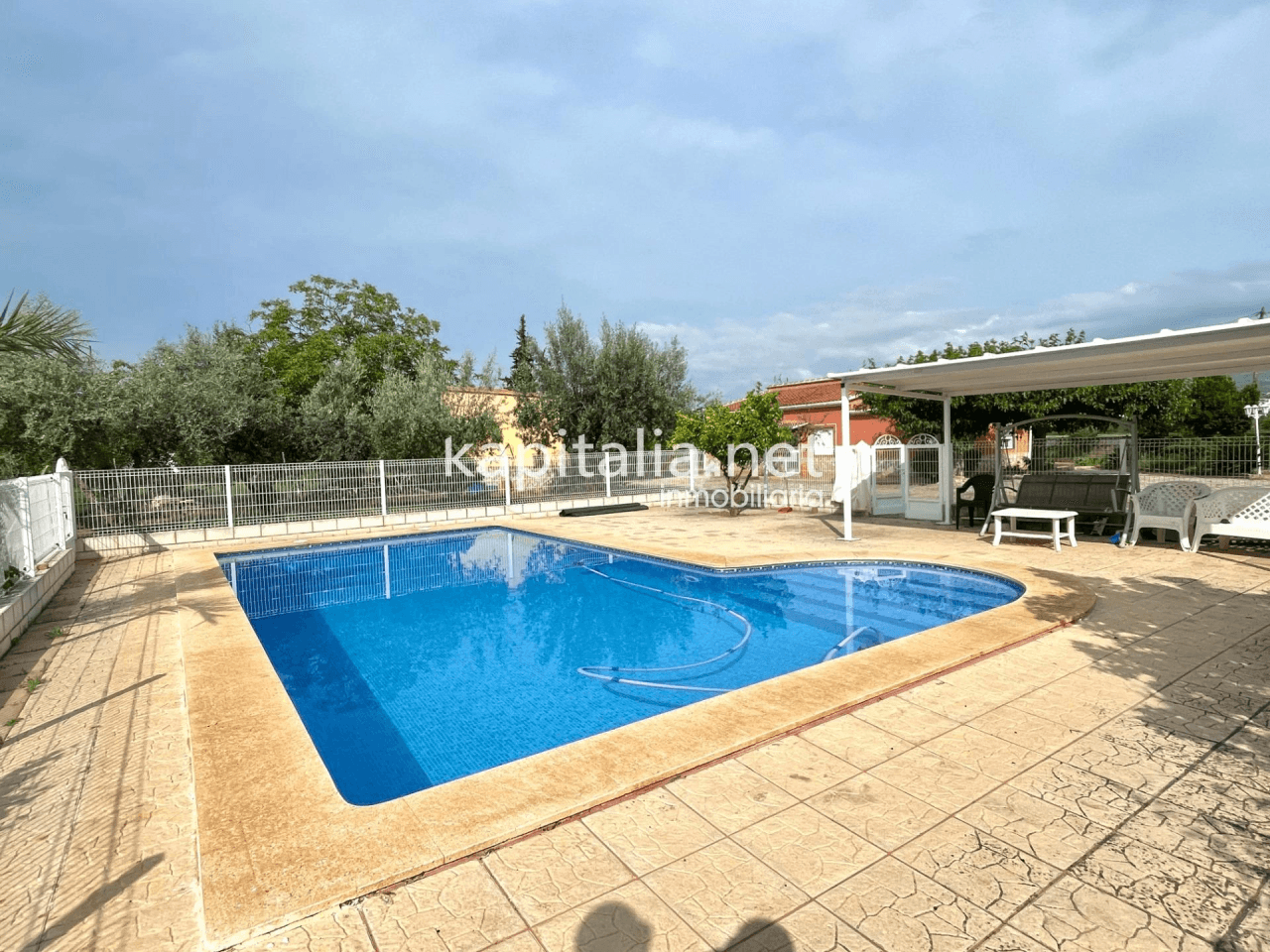 Country house for sale in Ontinyent.