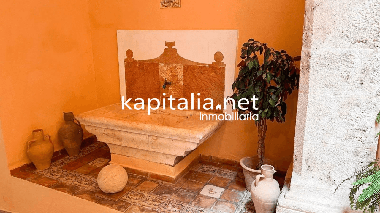 RURAL HOUSE FOR SALE IN THE CENTRE OF XATIVA