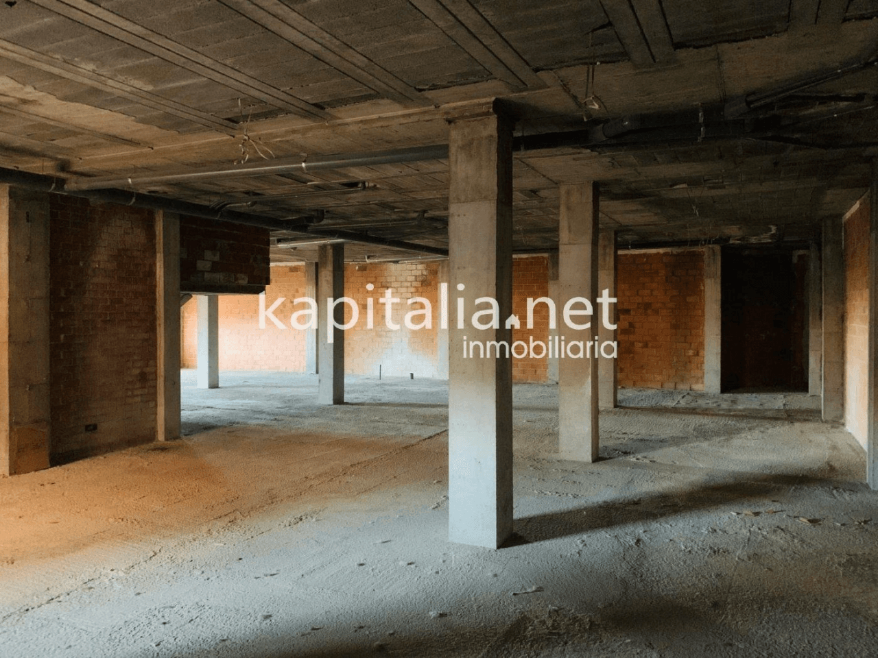 Local comercial en Albaida.