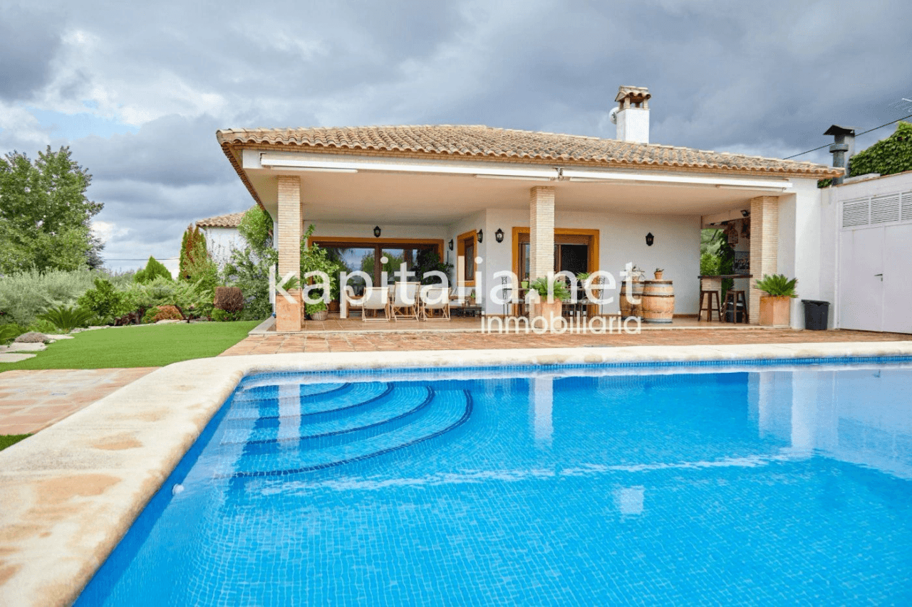 Fantastic villa for sale in Valencia