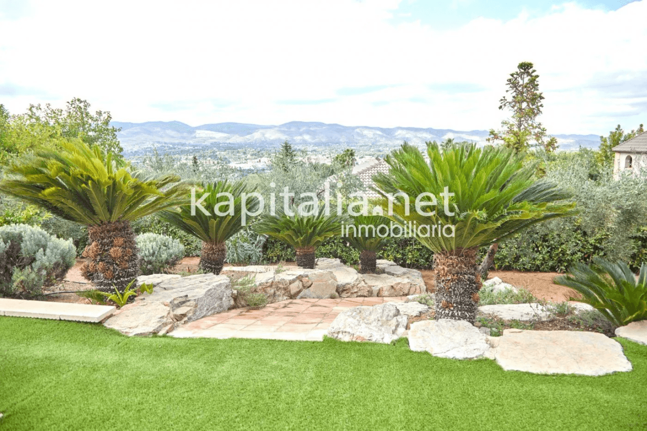 Fantastic villa for sale in Valencia
