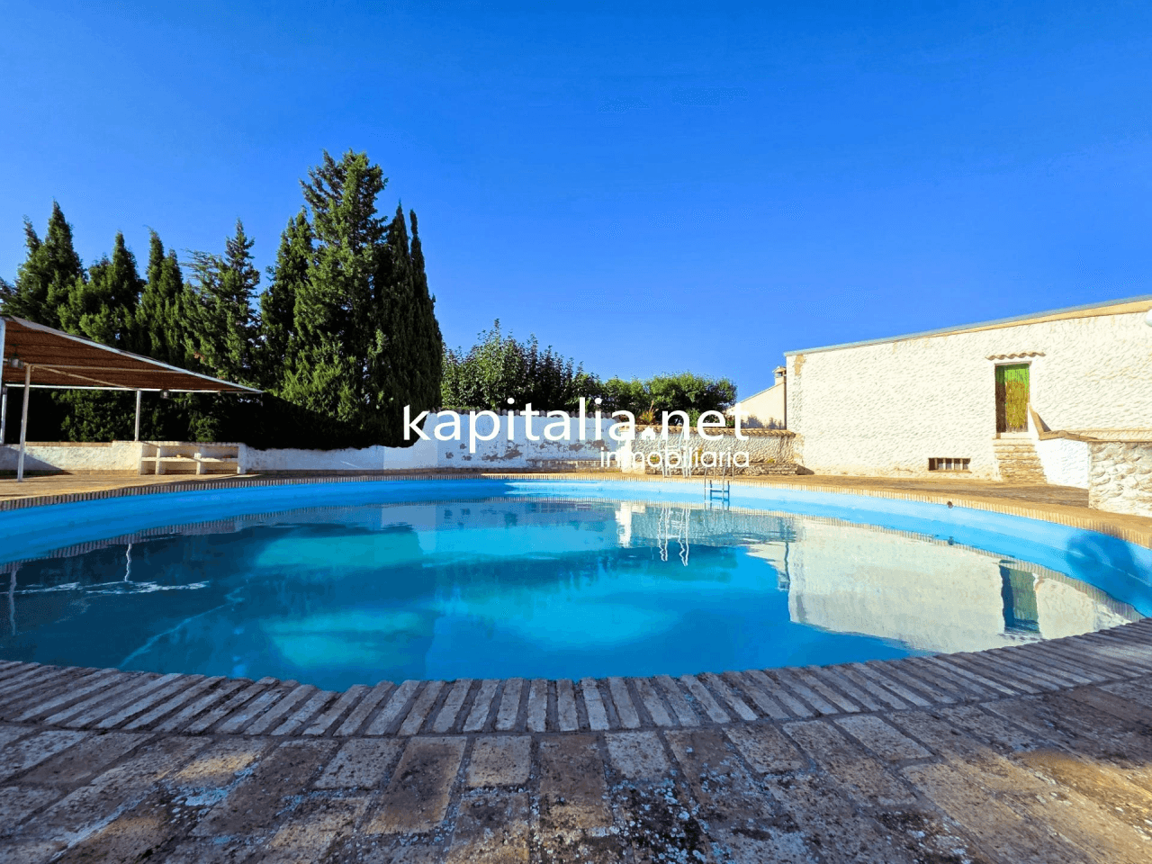 We present this magnificent villa located 2 km from the town of Ontinyent